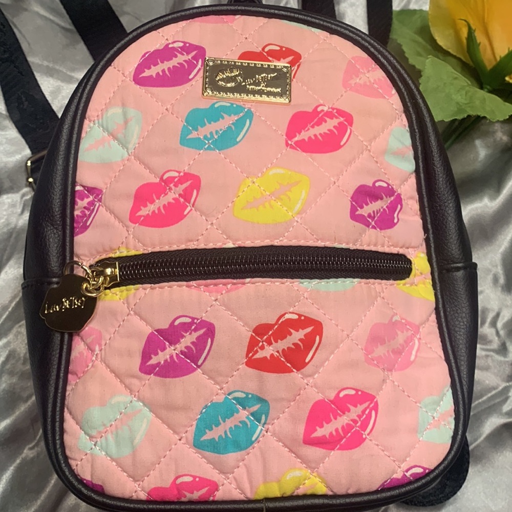 🌹 “Luv BETSEY” by BETSEY JOHNSON • Cute Black Mini Book Bag Lips Purse - Picture 4 of 13